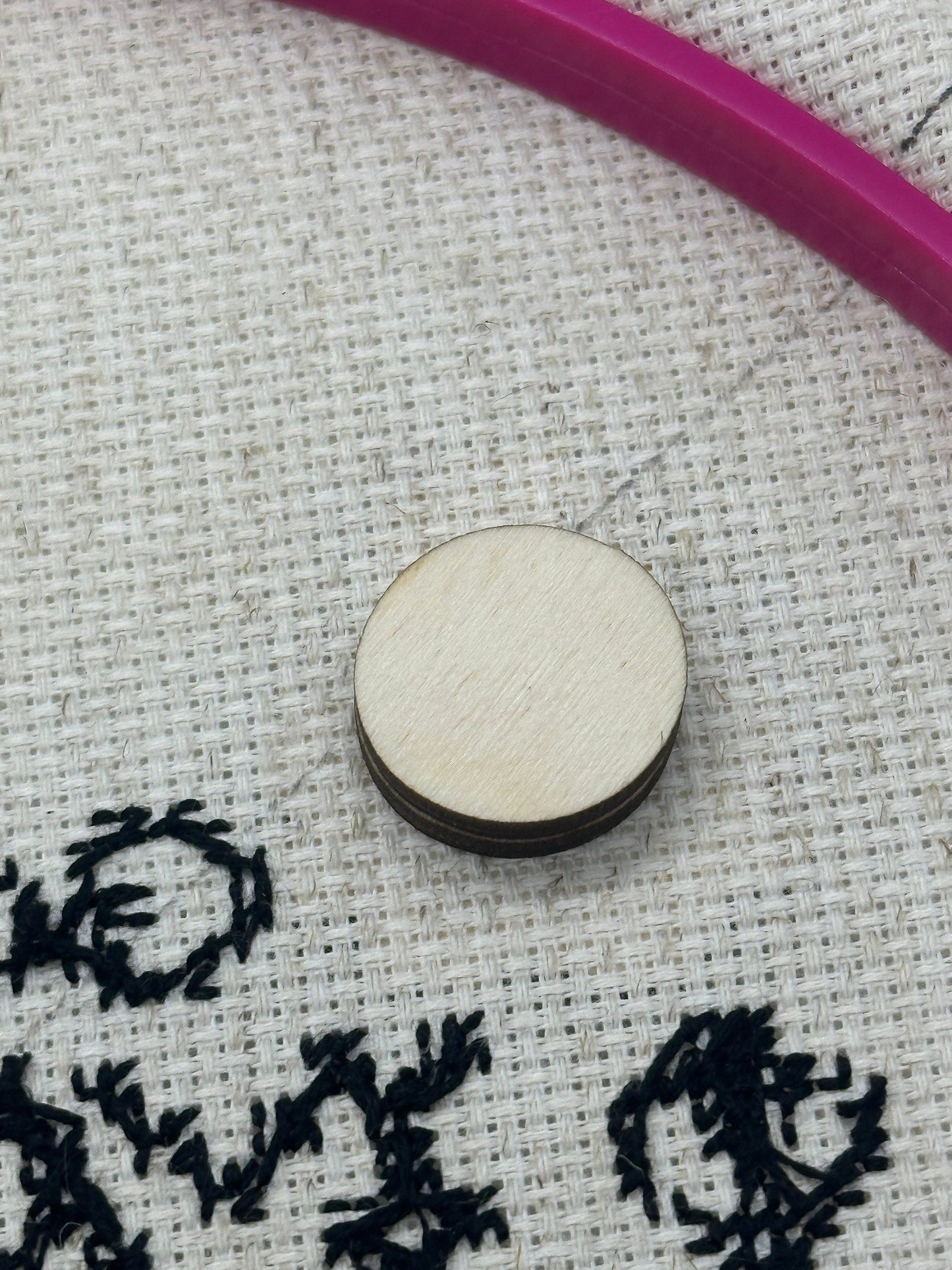 Daisy Ghost Needle Minder - Embroidery | Cross Stitch | Needlepoint | Crewel Obscurious Creations